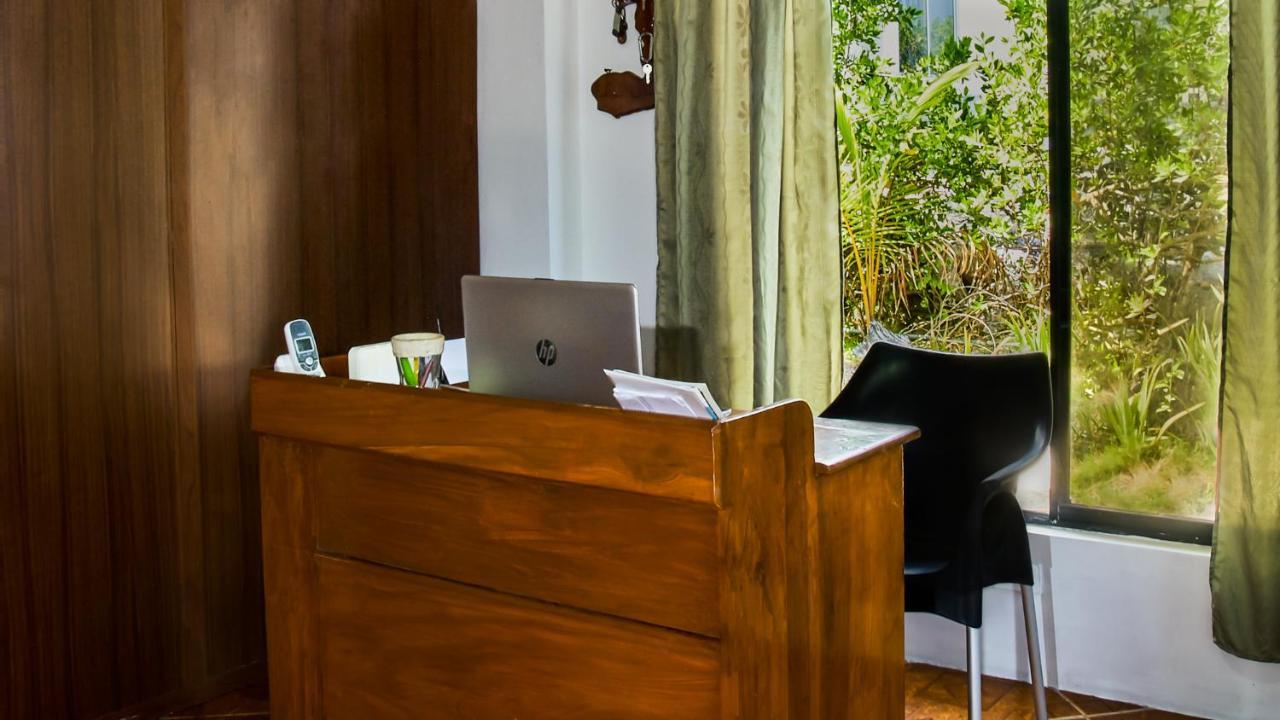 Hostal Muro De Las Lagrimas With High Speed Internet Starlink 푸에르토빌라밀 외부 사진