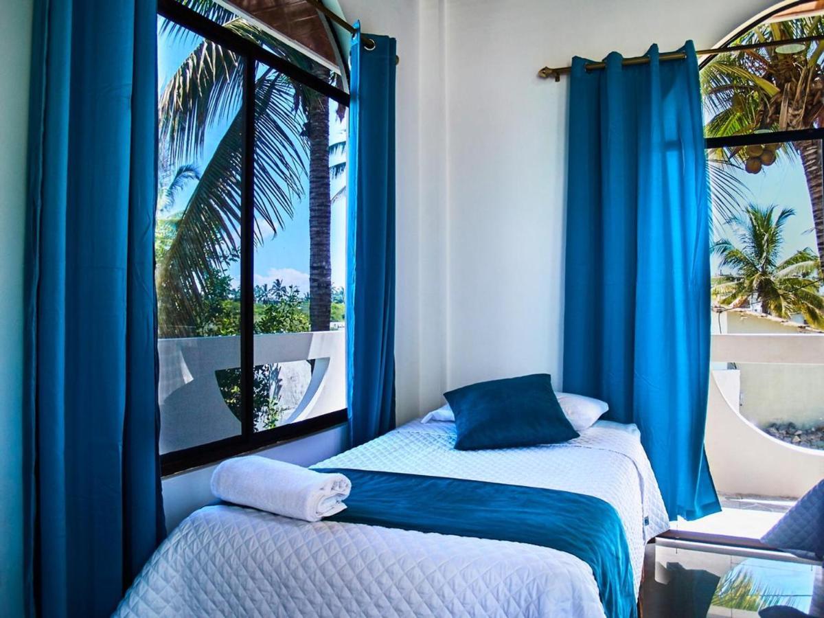 Hostal Muro De Las Lagrimas With High Speed Internet Starlink 푸에르토빌라밀 외부 사진
