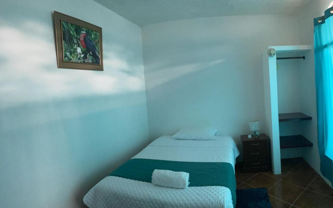 Hostal Muro De Las Lagrimas With High Speed Internet Starlink 푸에르토빌라밀 외부 사진