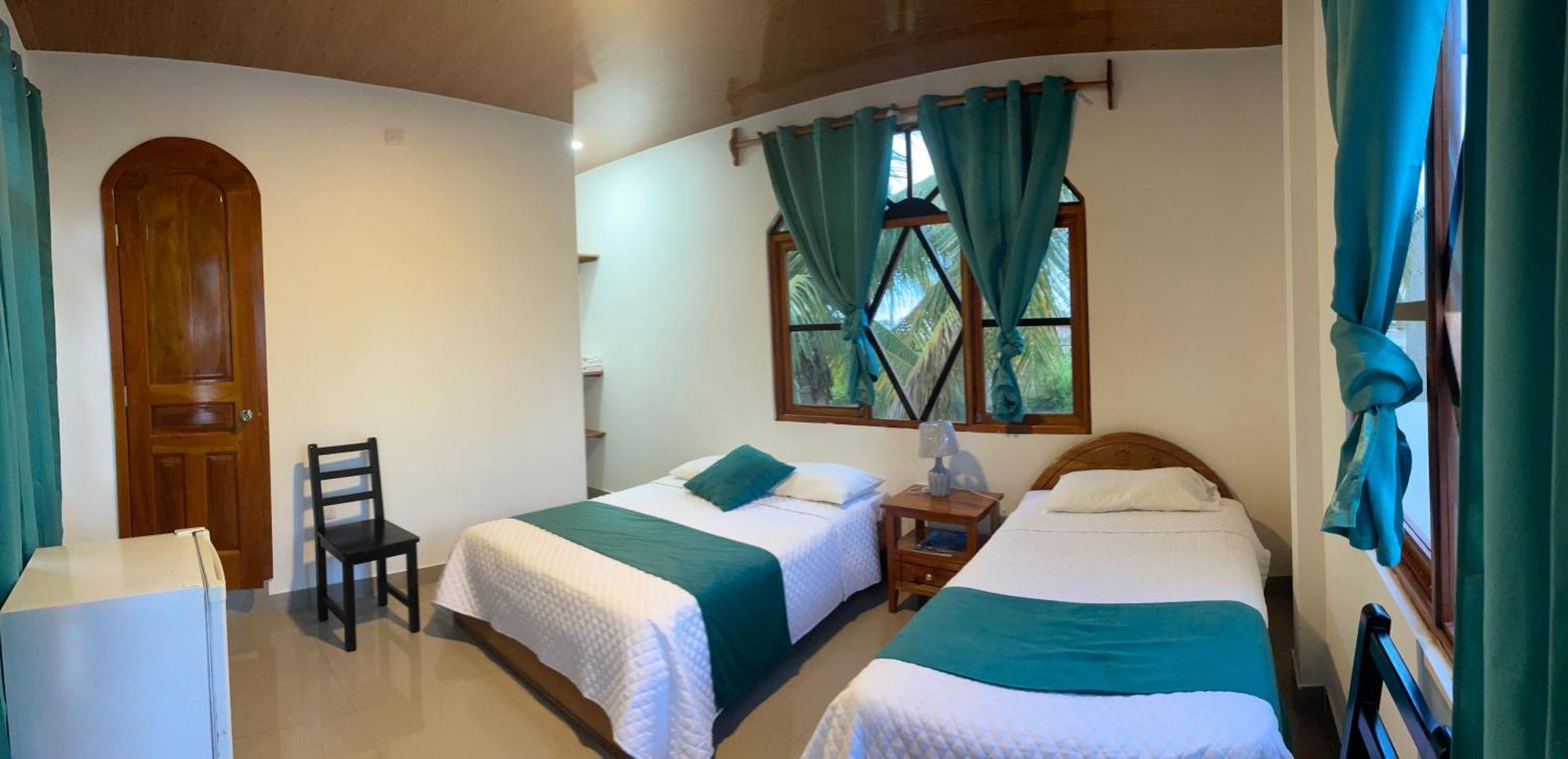 Hostal Muro De Las Lagrimas With High Speed Internet Starlink 푸에르토빌라밀 외부 사진