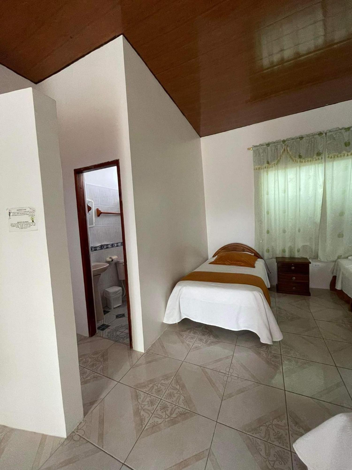 Hostal Muro De Las Lagrimas With High Speed Internet Starlink 푸에르토빌라밀 외부 사진