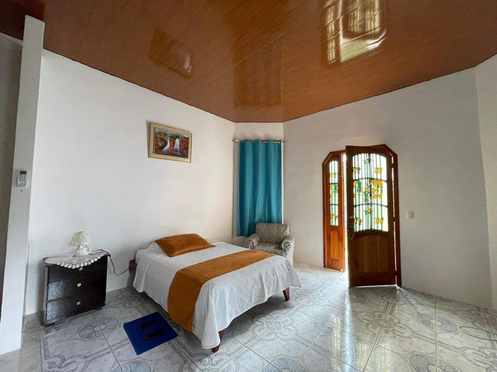 Hostal Muro De Las Lagrimas With High Speed Internet Starlink 푸에르토빌라밀 외부 사진