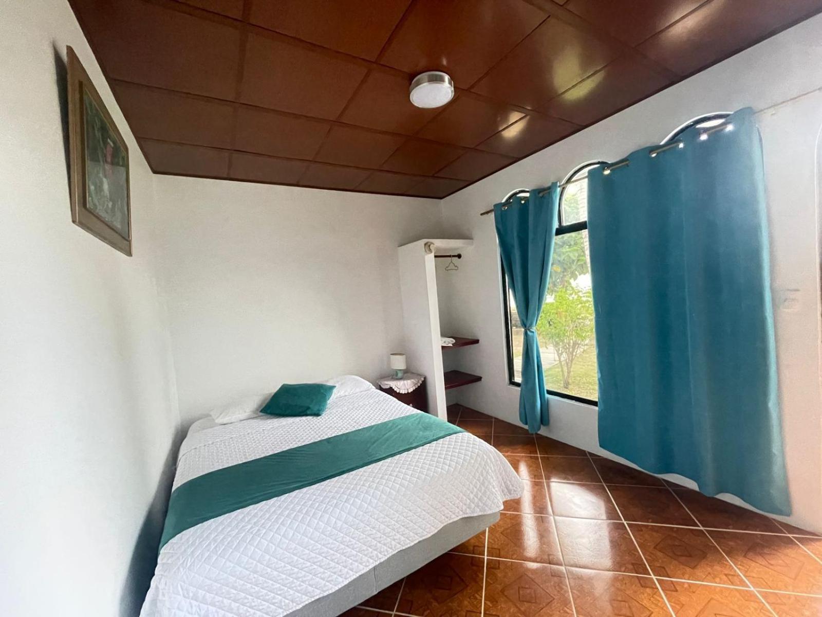 Hostal Muro De Las Lagrimas With High Speed Internet Starlink 푸에르토빌라밀 외부 사진